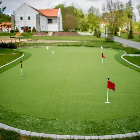 Luxus Lakas Az Erdei Villaparkban * Zalacsány