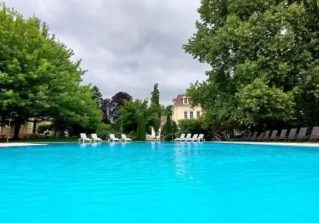 Luxus Lakas Az Erdei Villaparkban *