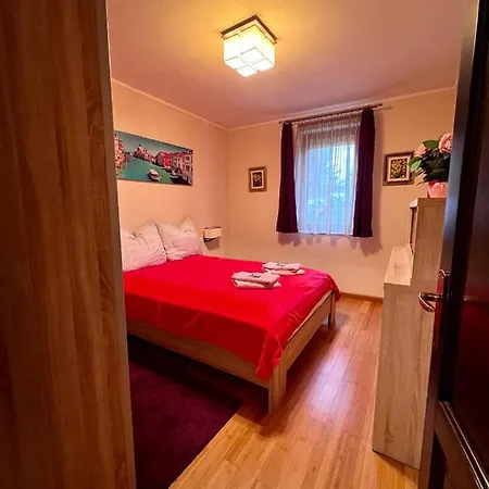 Luxus Lakas Az Erdei Villaparkban *